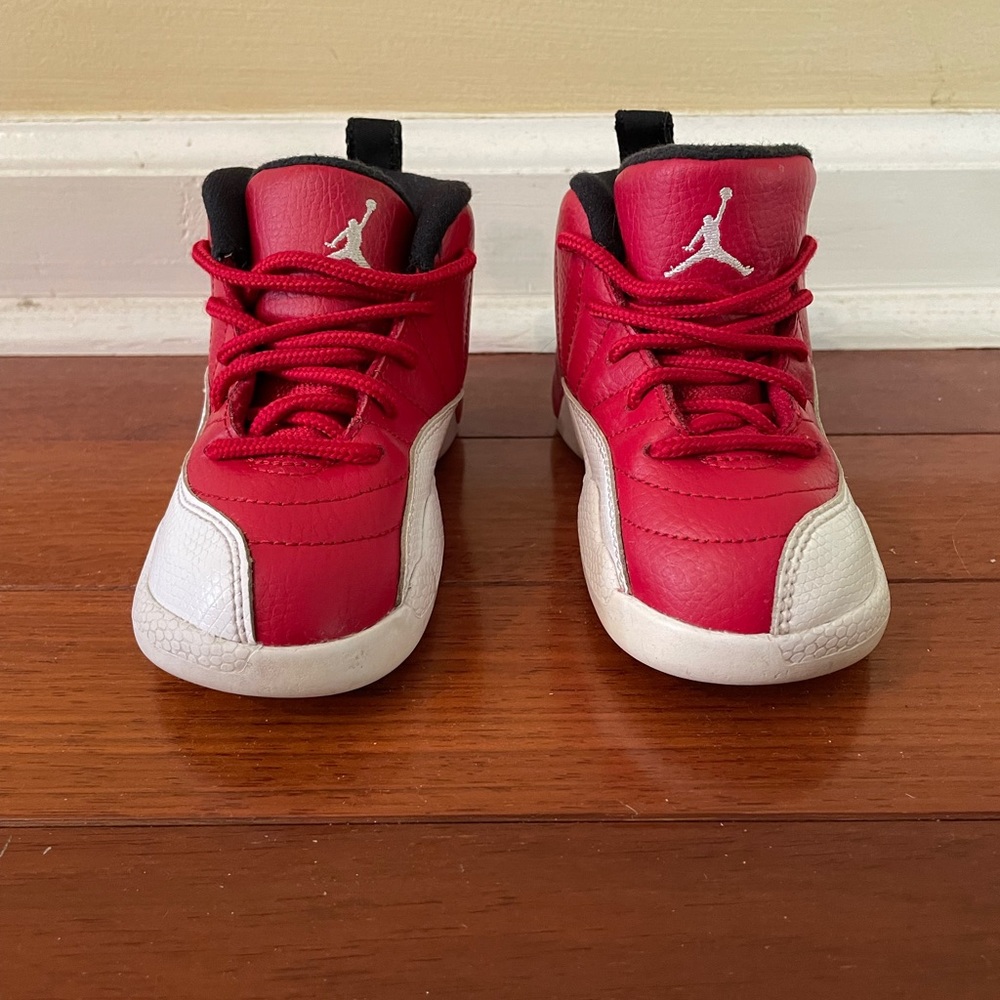 Nike Air Jordan 12 XII
Gym Red 8C
No Box 
Pre-owned
Excellent condition